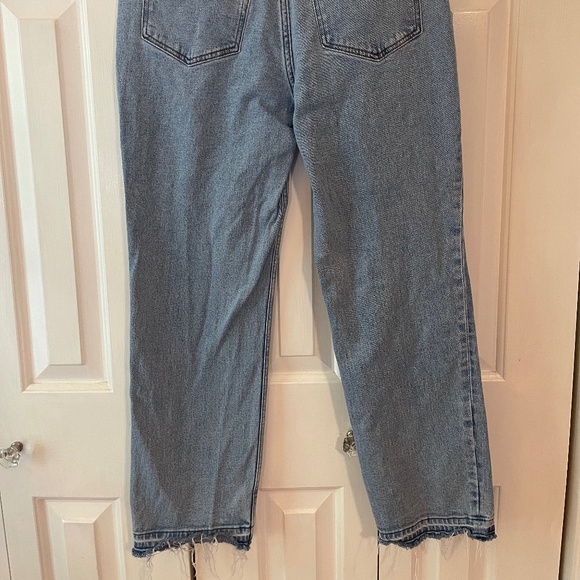 Abercrombie & Fitch Ultra High Rise Ankle Straight Jean - Picture 4 of 4
